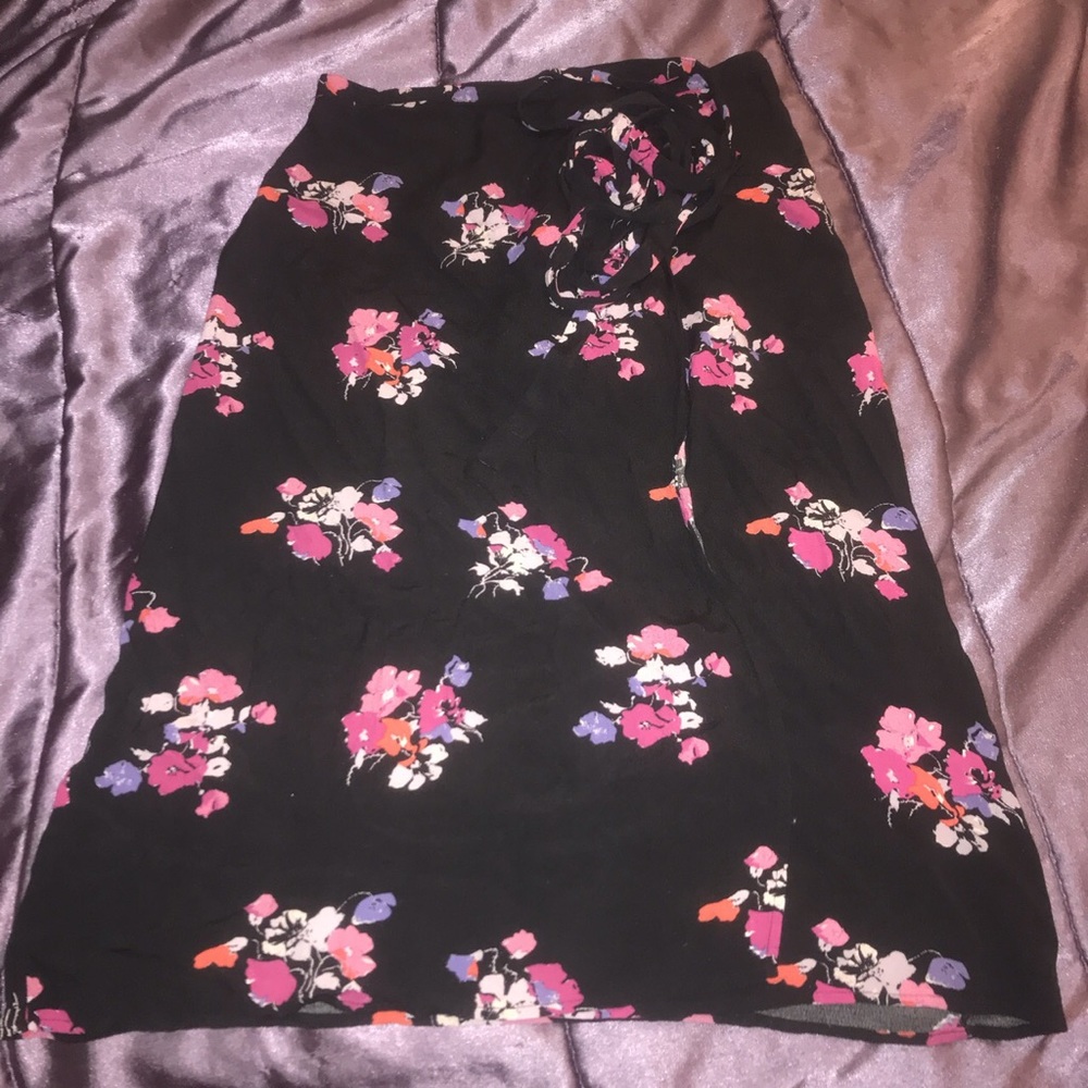 Size S MINKPINK wrap skirt